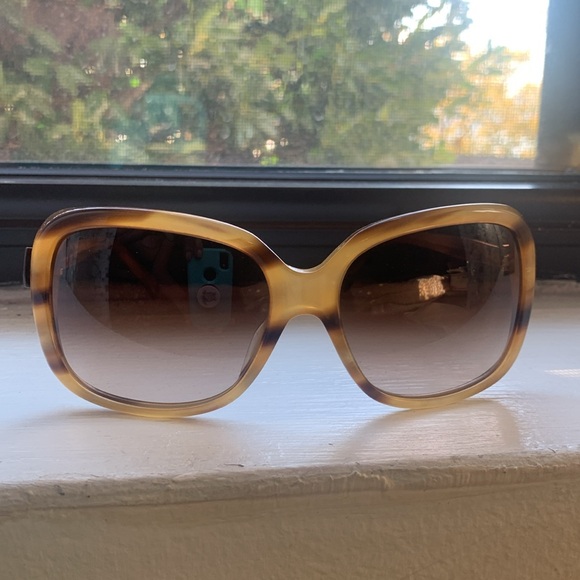 Chanel sunglasses - Picture 8 of 11